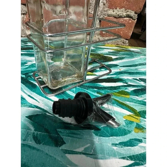 Oil Holder - Picture 2 of 7